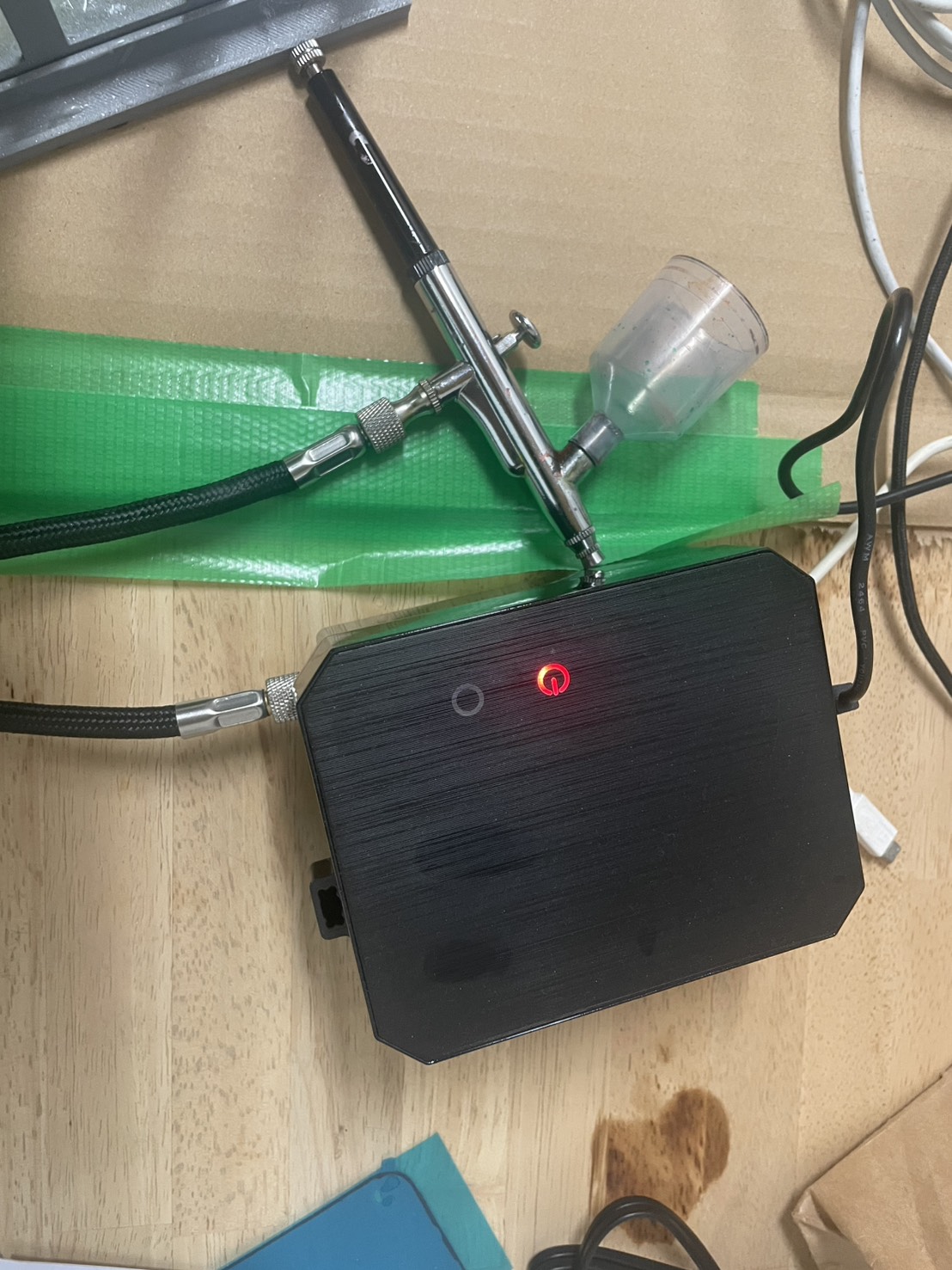 購入した中華製エアブラシ（コンプレッサー一体型）